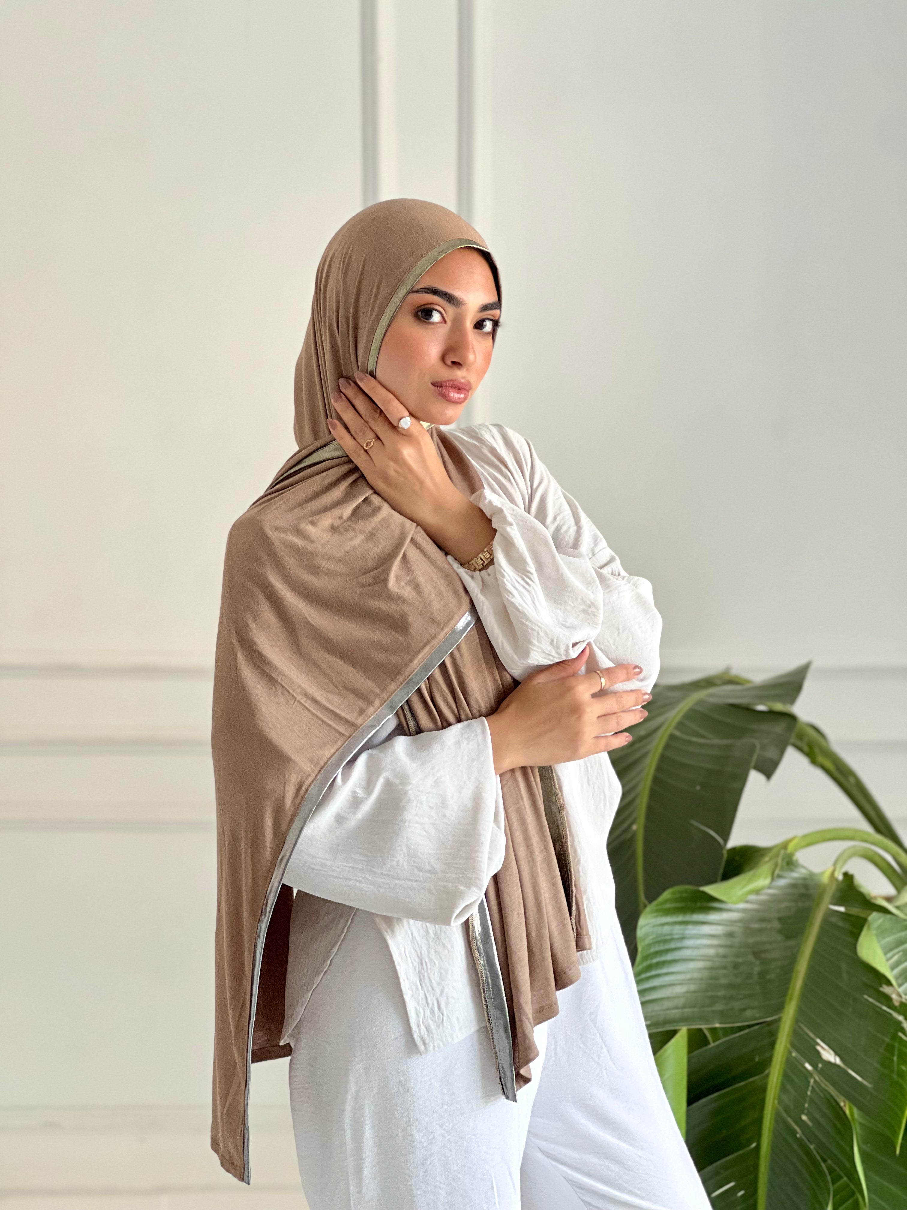 Cafe Gold & Silver Kuwaiti Scarf