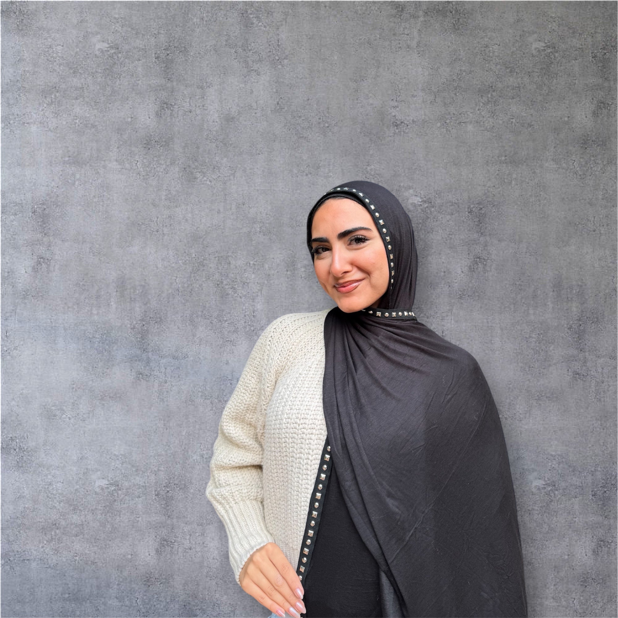 Black Kuwaity cotton with studs