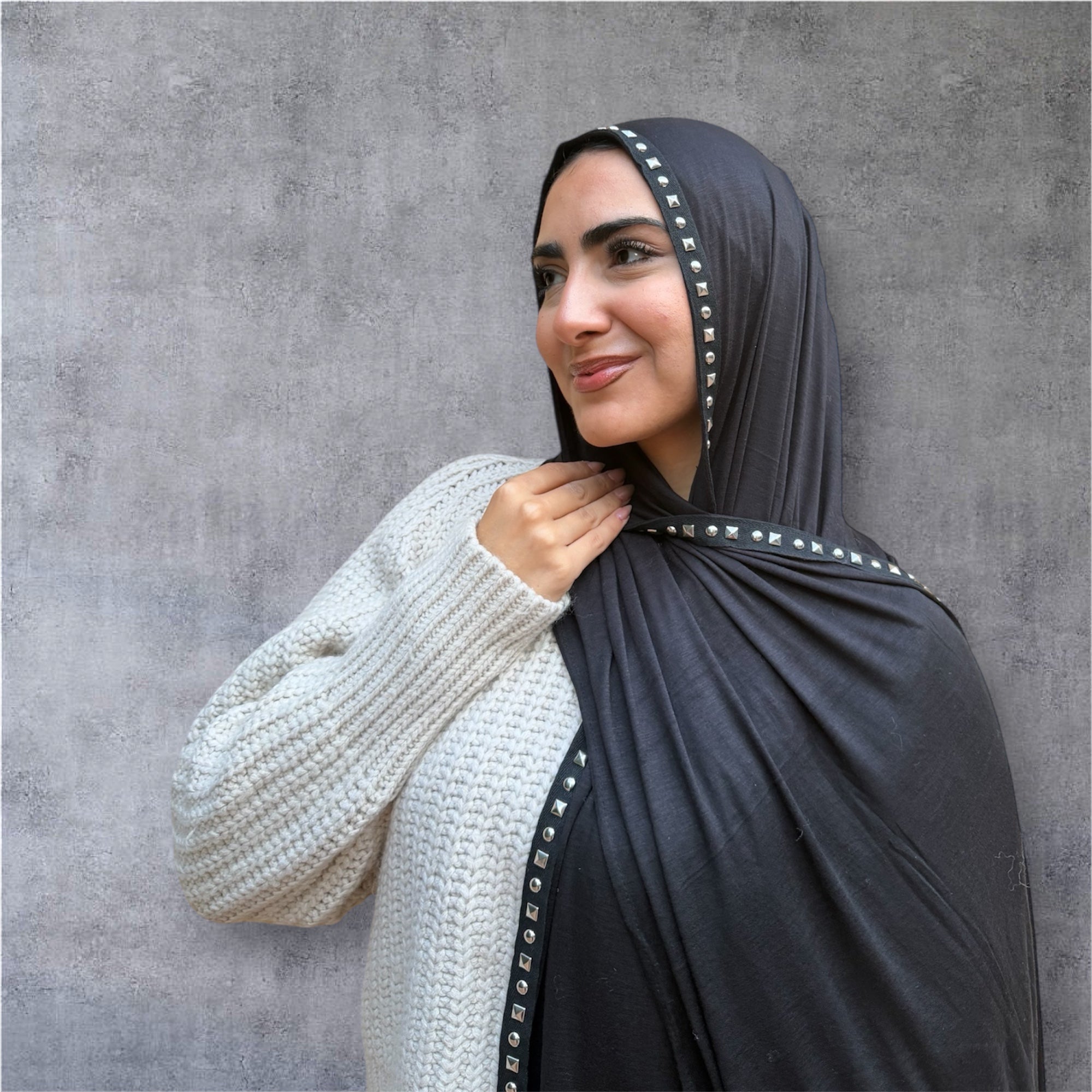 Black Kuwaity cotton with studs