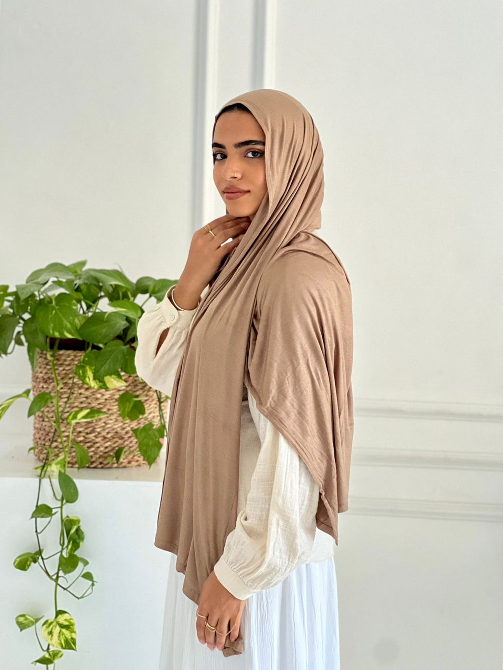 Cafe Plain Kuwaiti Scarf