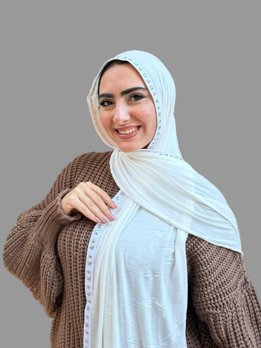 Off white Kuwaity cotton with studs